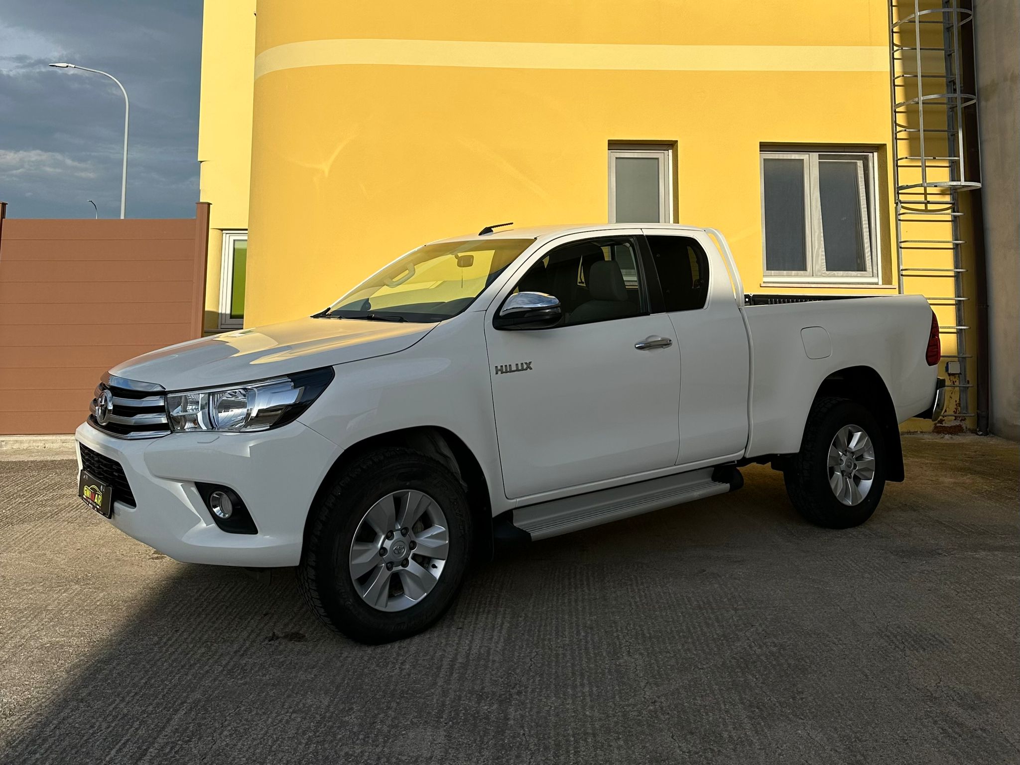 
								Toyota Hilux 2.4 Comfort full									