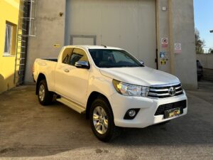 Toyota Hilux 2.4 Comfort