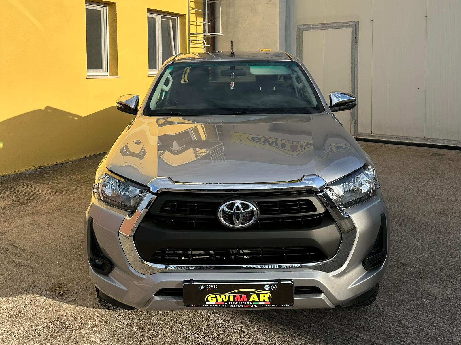 
								Toyota Hilux 2.4 Lounge full									