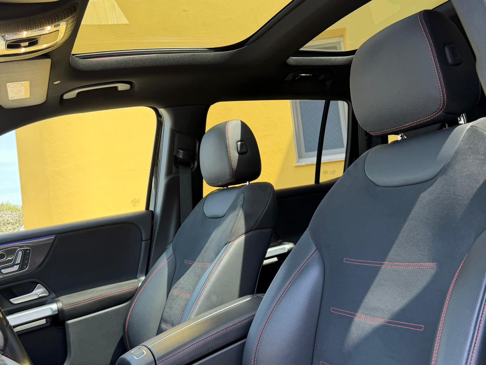 
								Mercedes GLB 220d full									